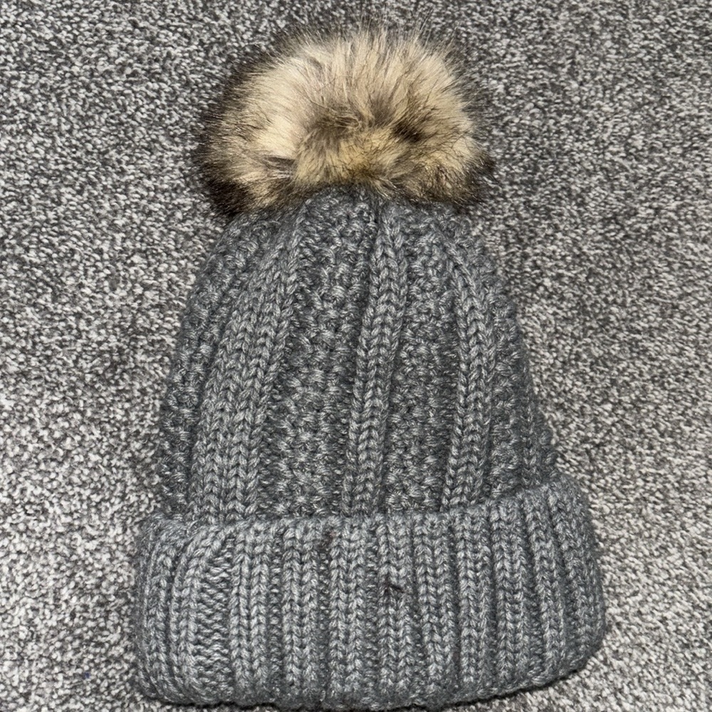 Faux fur gray beanie hat with fleece like material lined inside small medium - Picture 3 of 6